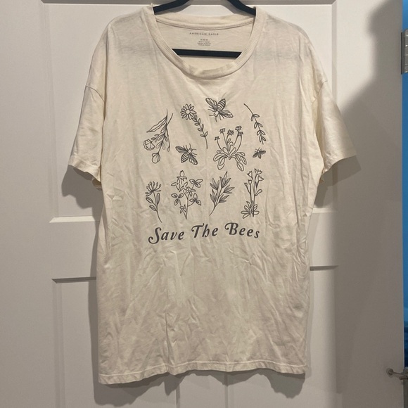 American Eagle Outfitters Tops - American Eagle Outfitters oversized Women's Cream “save the bees” t-shirt medium